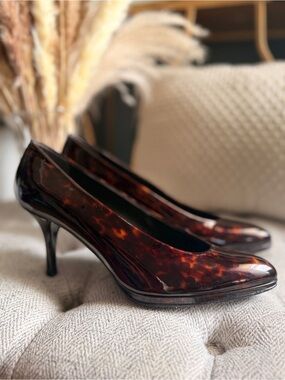 Stuart Weitzman Tortoiseshell Patent Brown Mid-Heel Pumps
